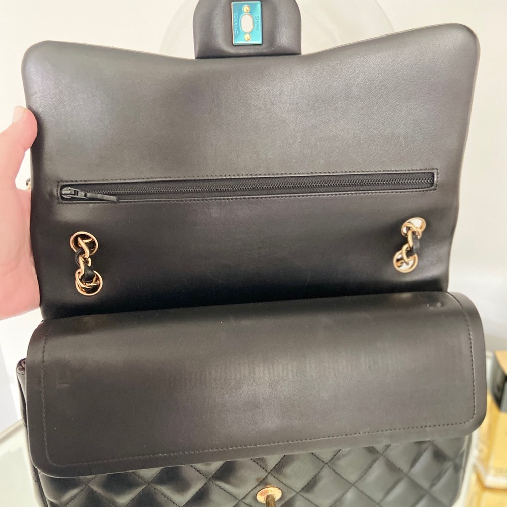 Classic Flap Jumbo Lambskin with Gold Hardware - Picture 3 of 12